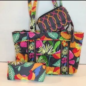 Vera Bradley Jazzy Blooms- All in One Wristlet 🌸